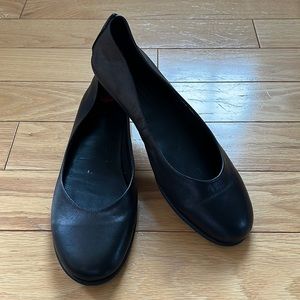 Studio Flexx Black Leather Flats